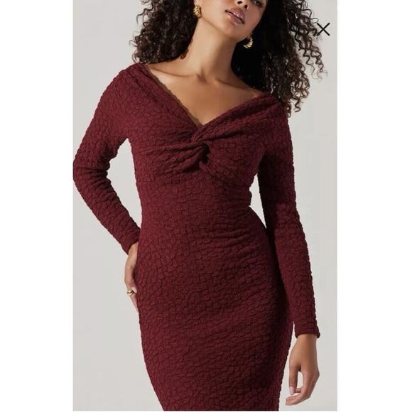 NEW! ASTR The Label Wine Red Textured Knit Midi Dress XS Twist Knot Long Sleeve - Picture 1 of 6
